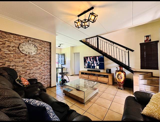 3 BEDROOM HOUSE FOR SALE IN ALBERTSDAL